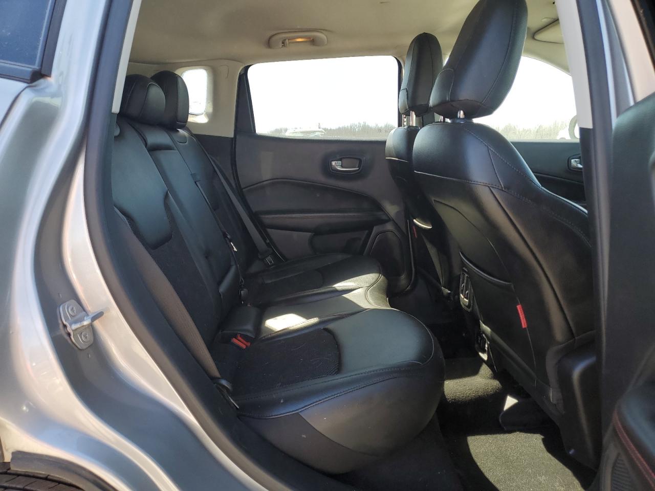 2021 Jeep Compass - Image 11