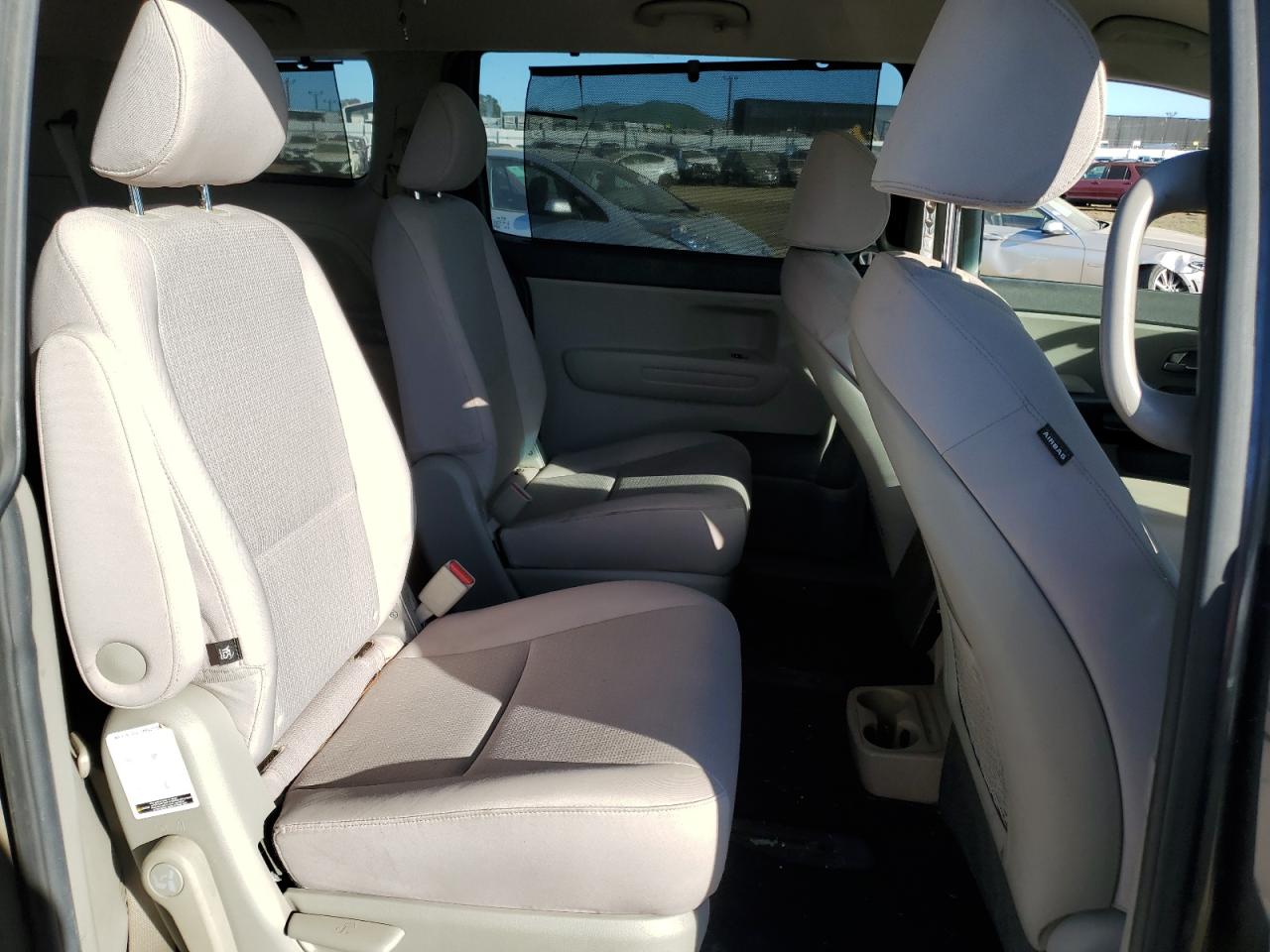 2016 Kia Sedona - Image 12