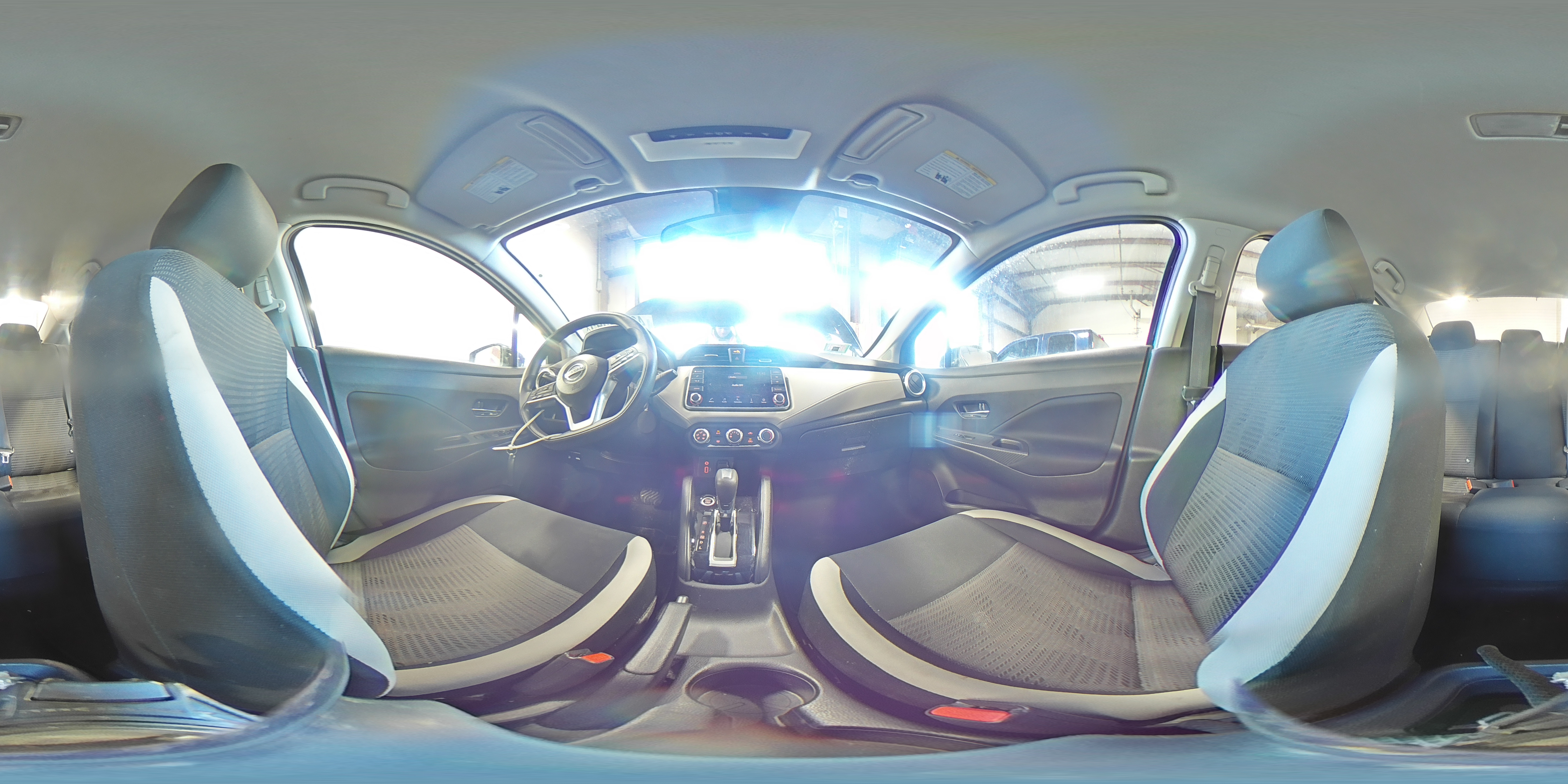 2021 Nissan Versa - Image 14