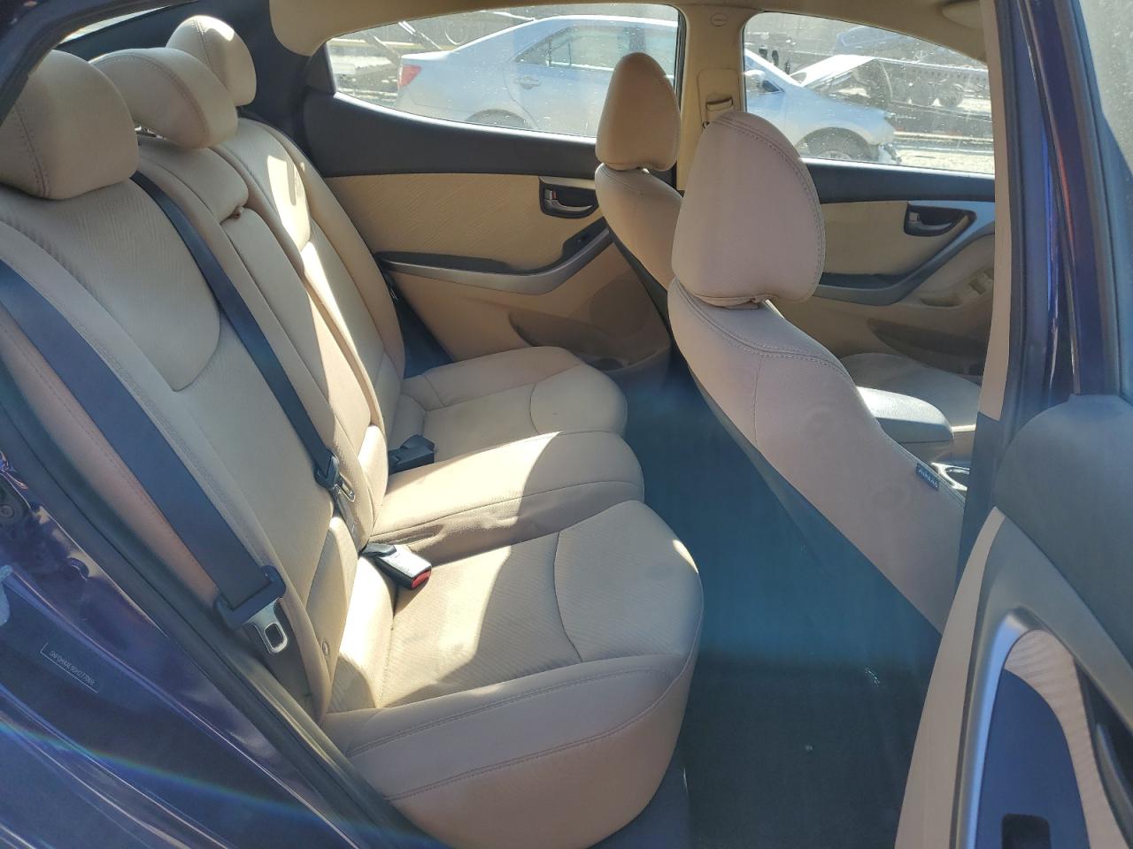2013 Hyundai Elantra - Image 11