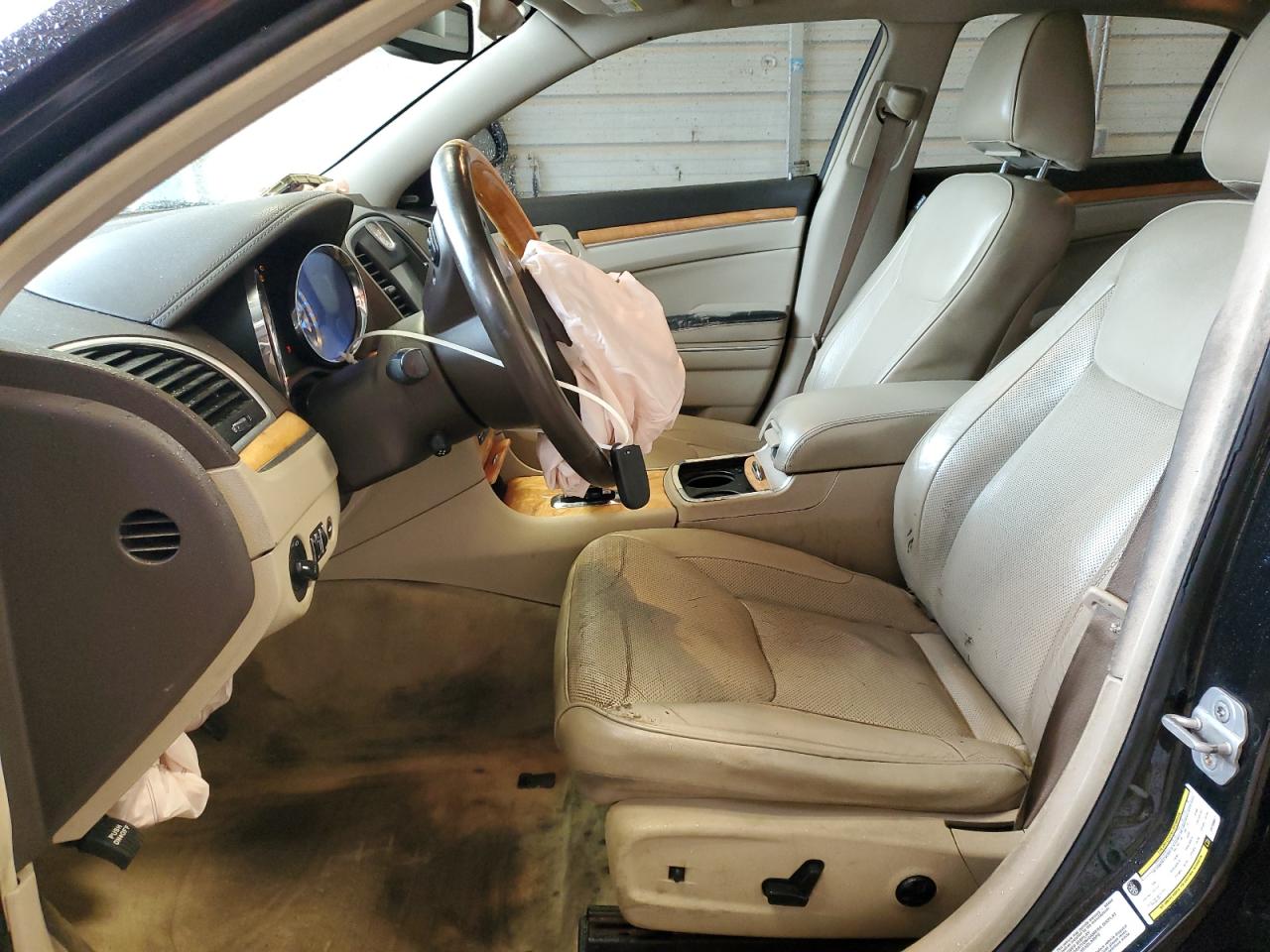 2012 Chrysler 300 - Image 7
