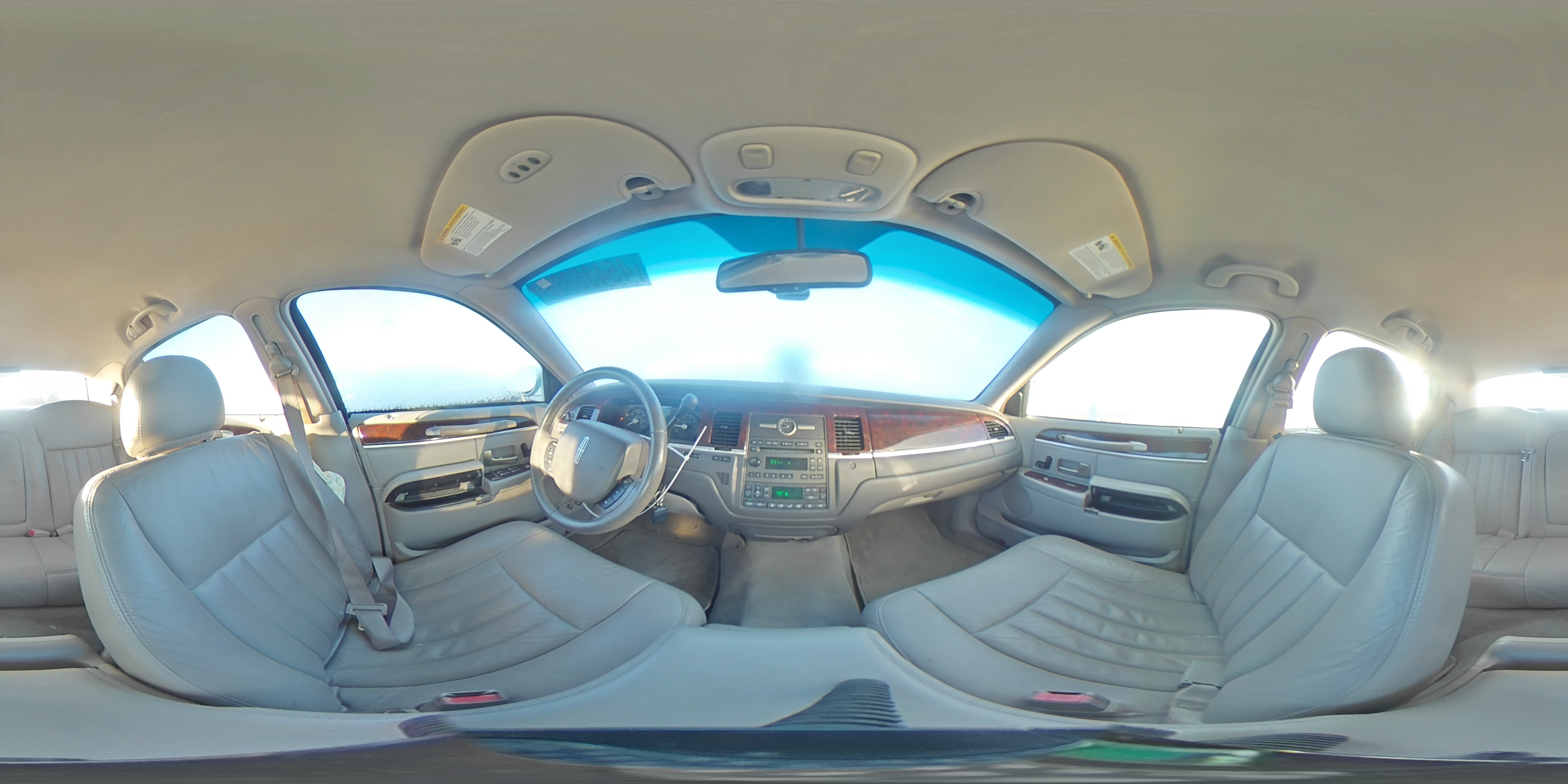 2007 Lincoln Town Car - Image 12