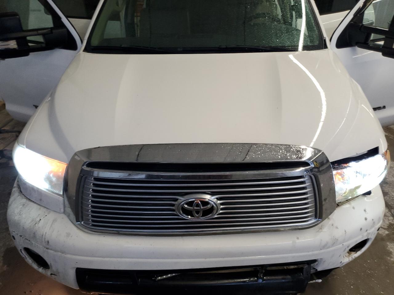 2010 Toyota Tundra - Image 11
