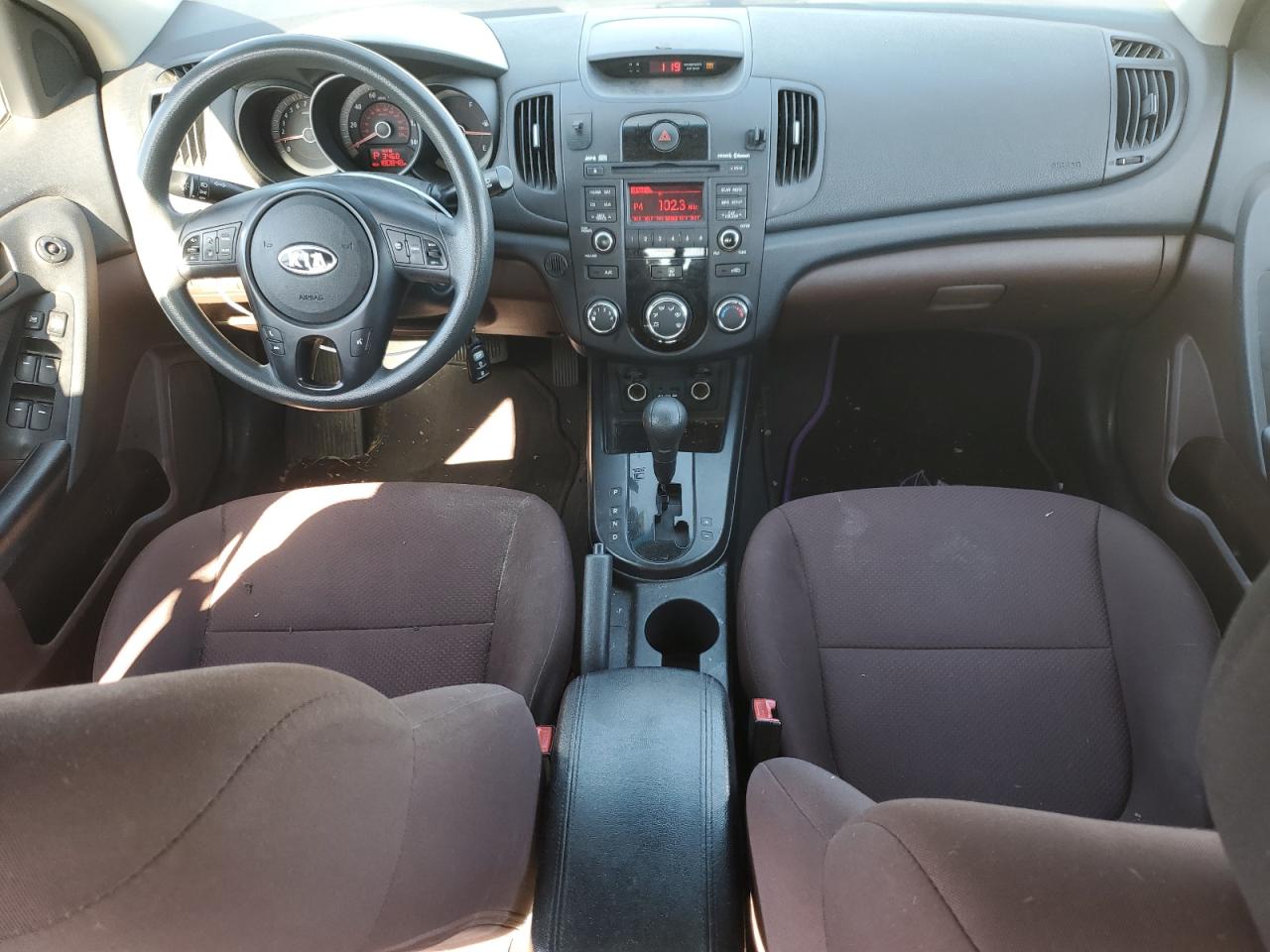 2010 Kia Forte - Image 8