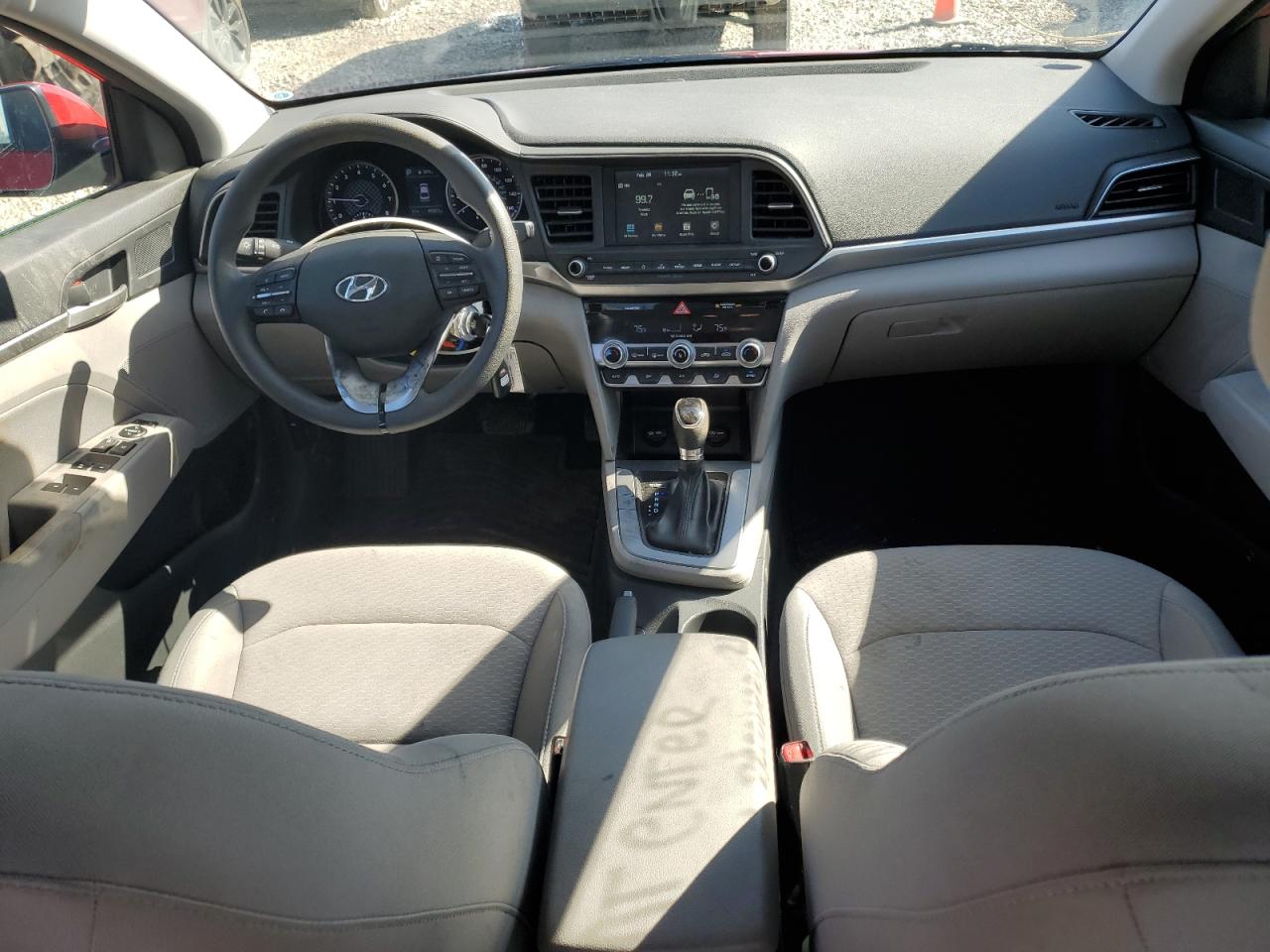 2020 Hyundai Elantra - Image 8