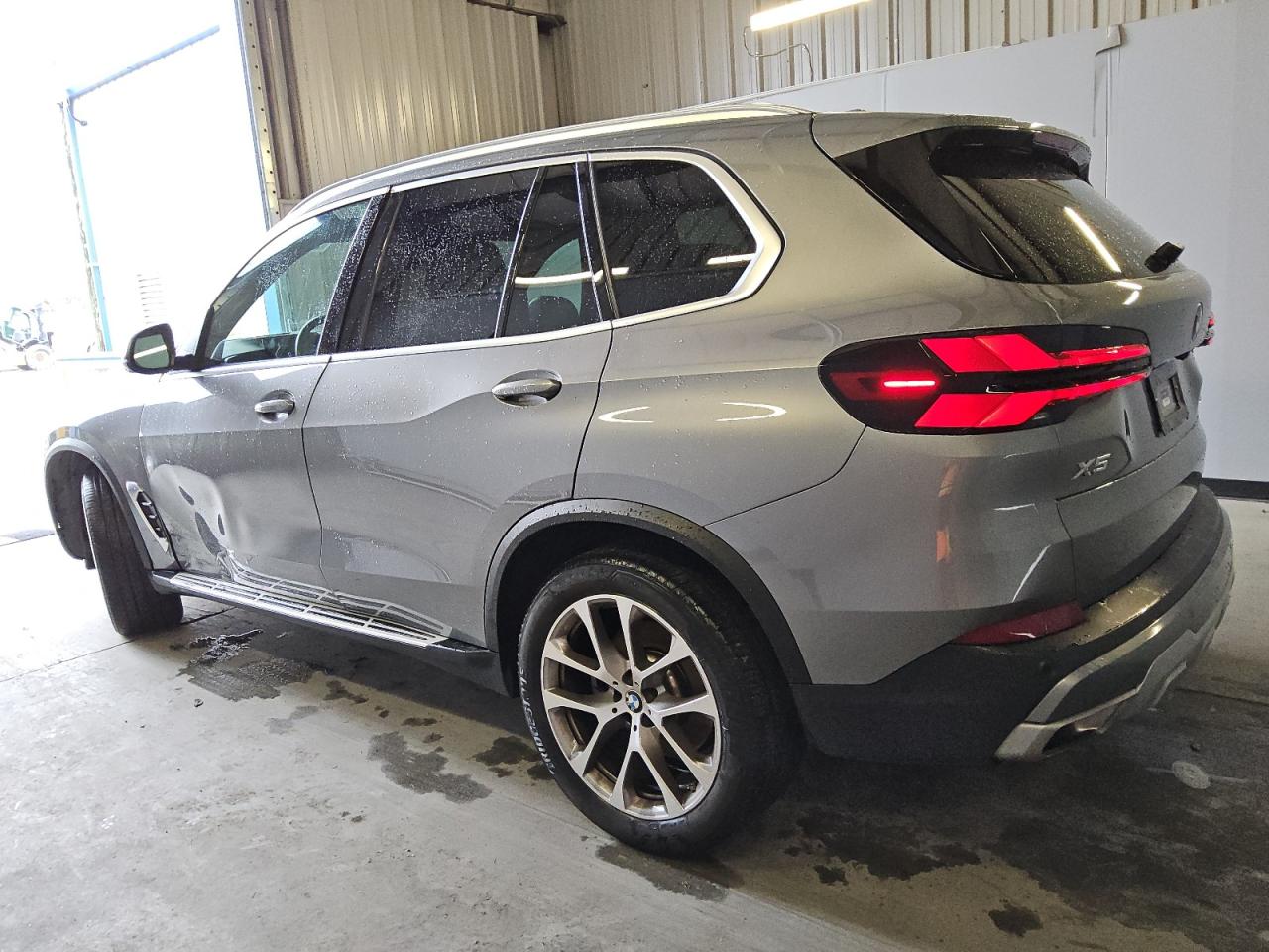 2024 BMW X5 - Image 2