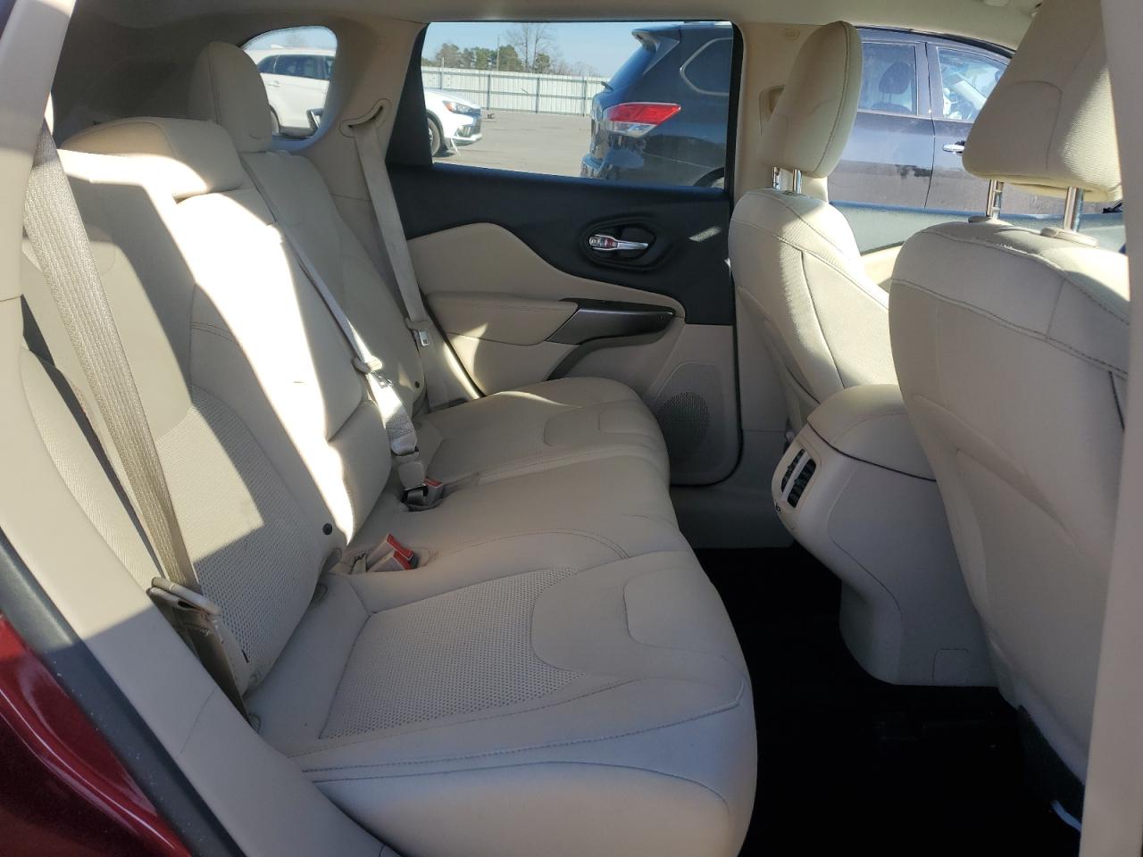 2019 Jeep Grand Cherokee - Image 11