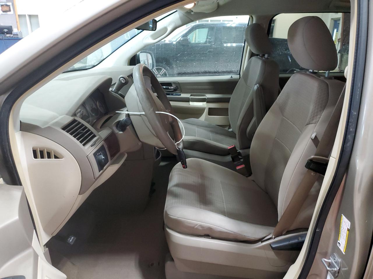 2009 Chrysler Town & Country - Image 7