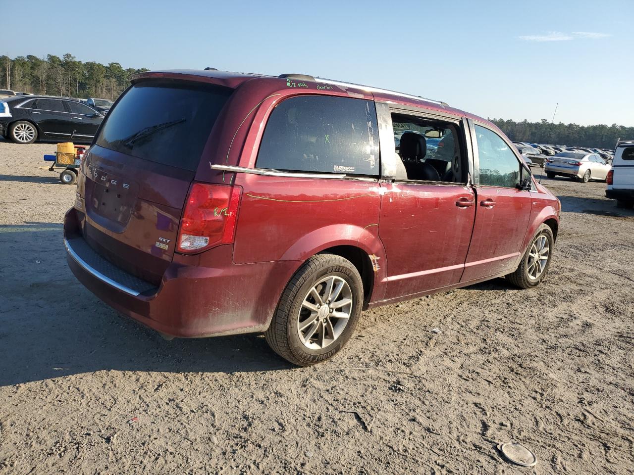 2019 Dodge Caravan - Image 3