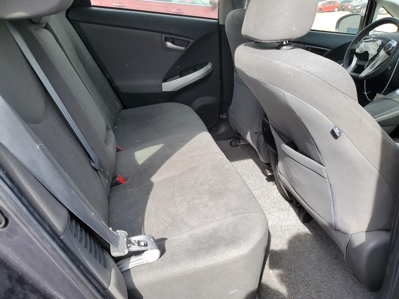 2013 Toyota Prius - Image 10