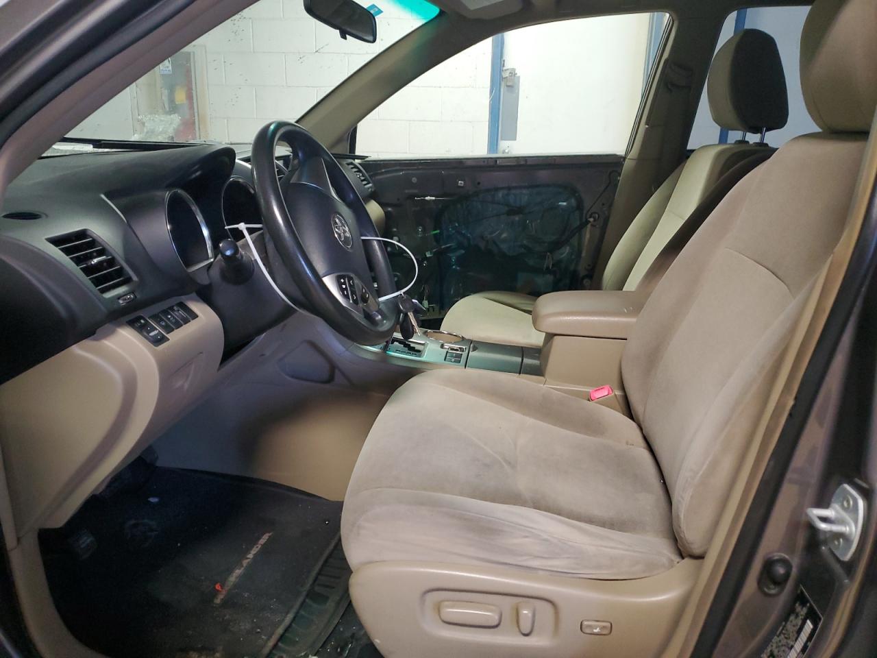 2012 Toyota Highlander - Image 7