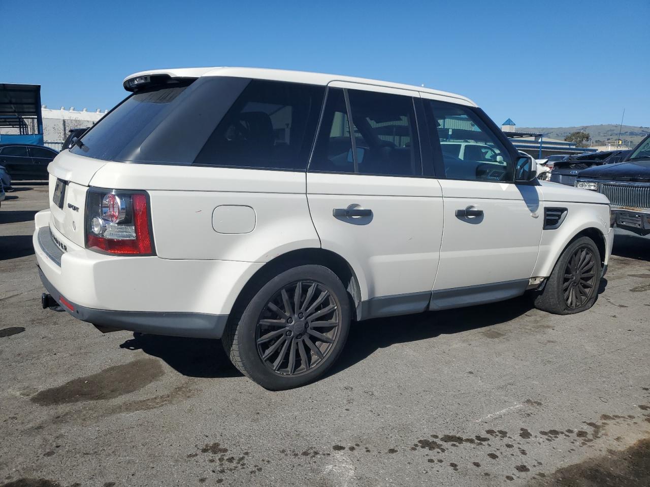 2010 Land Rover Range Rover - Image 3