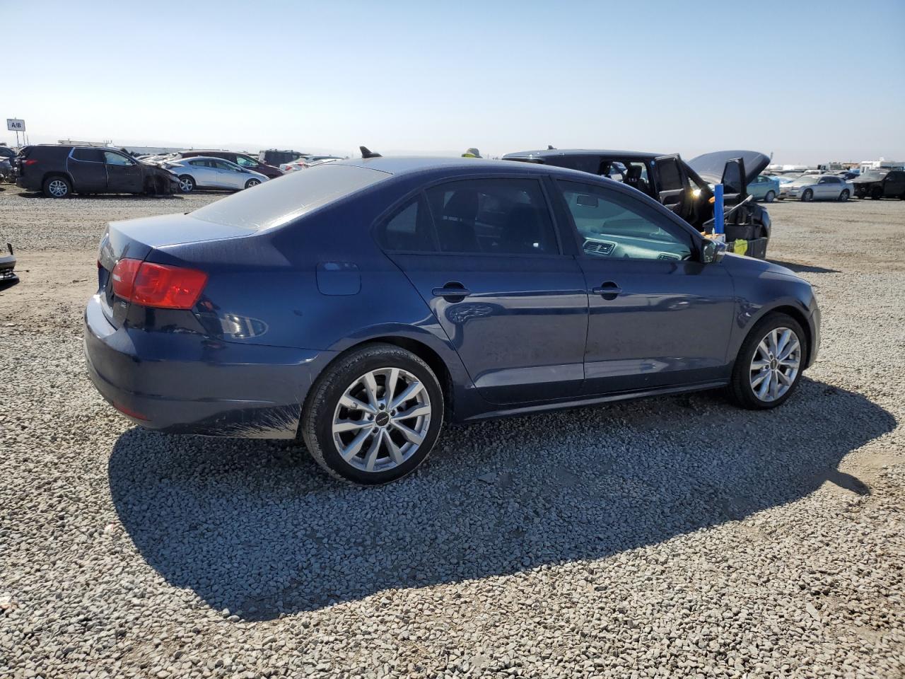 2014 Volkswagen Jetta - Image 3