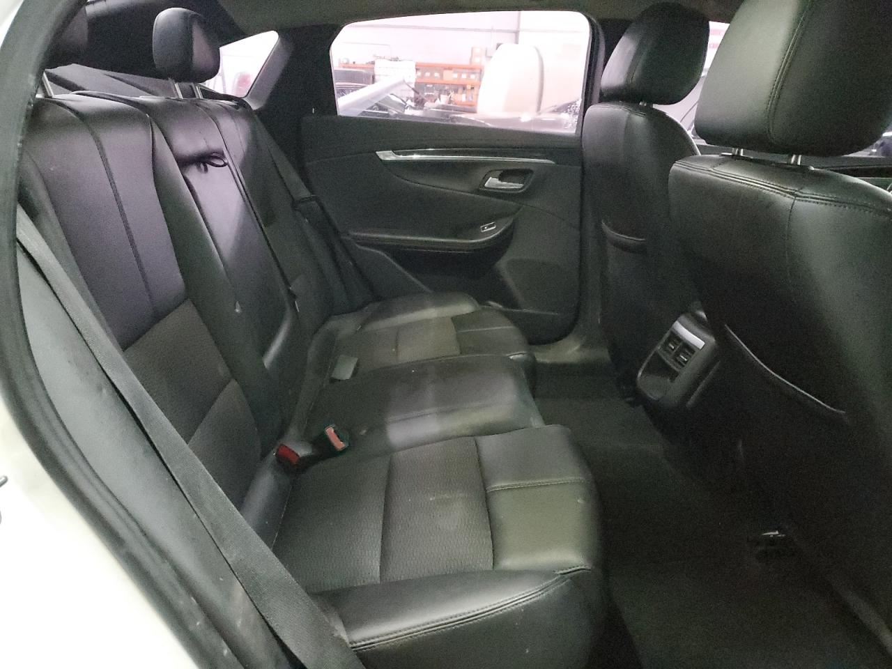 2017 Chevrolet Impala - Image 10