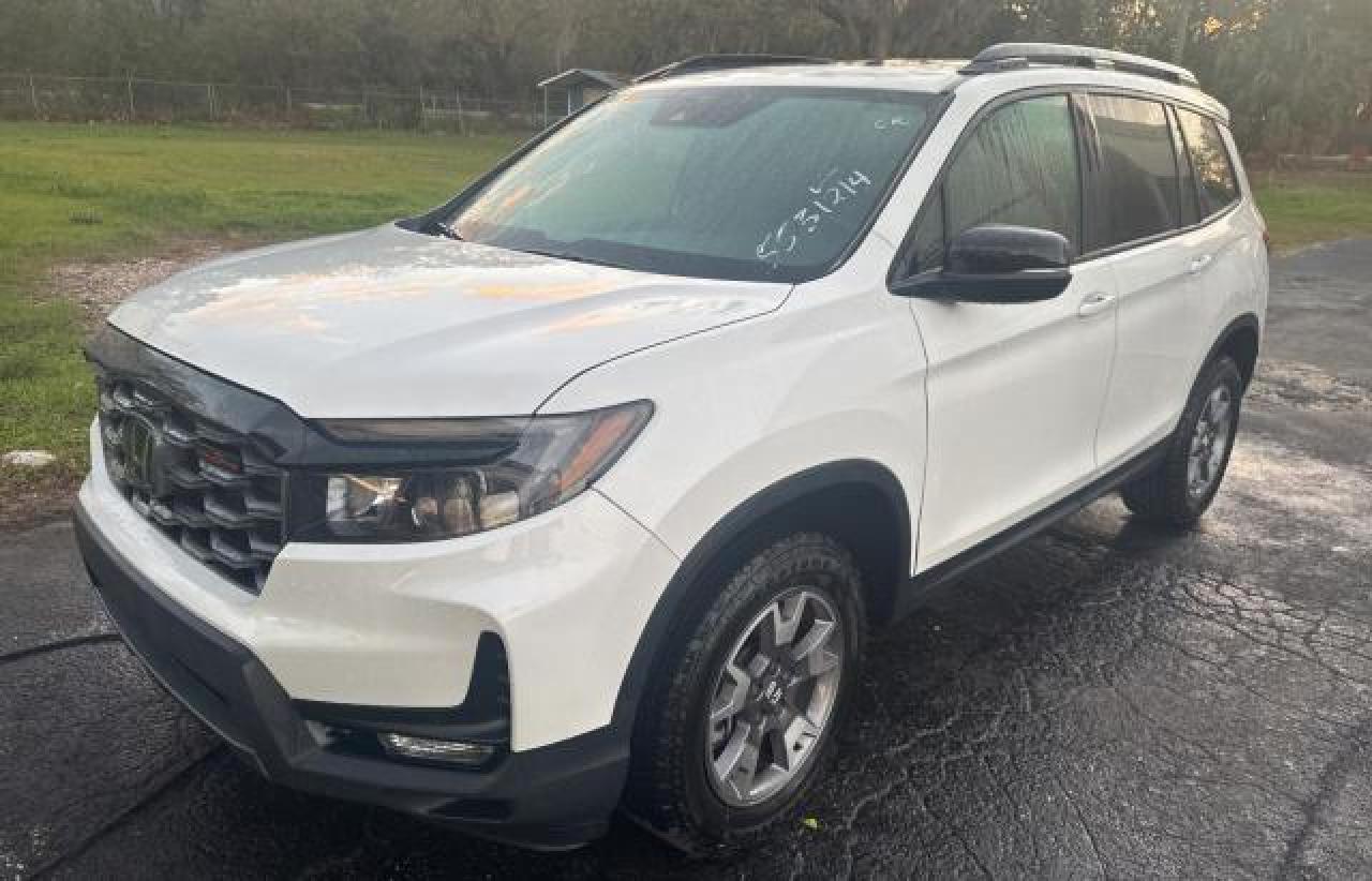 2022 Honda Passport - Image 2