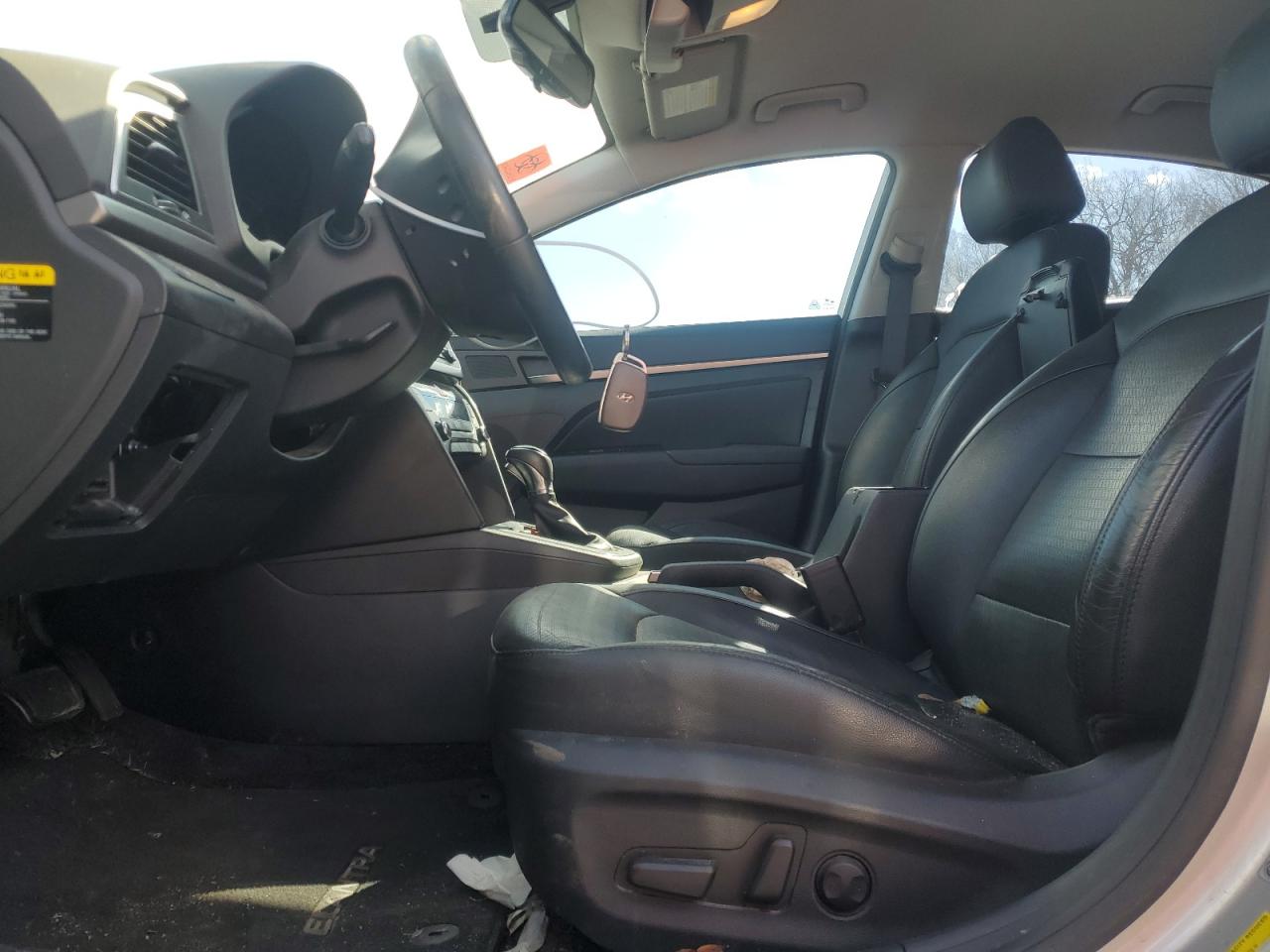 2017 Hyundai Elantra - Image 7
