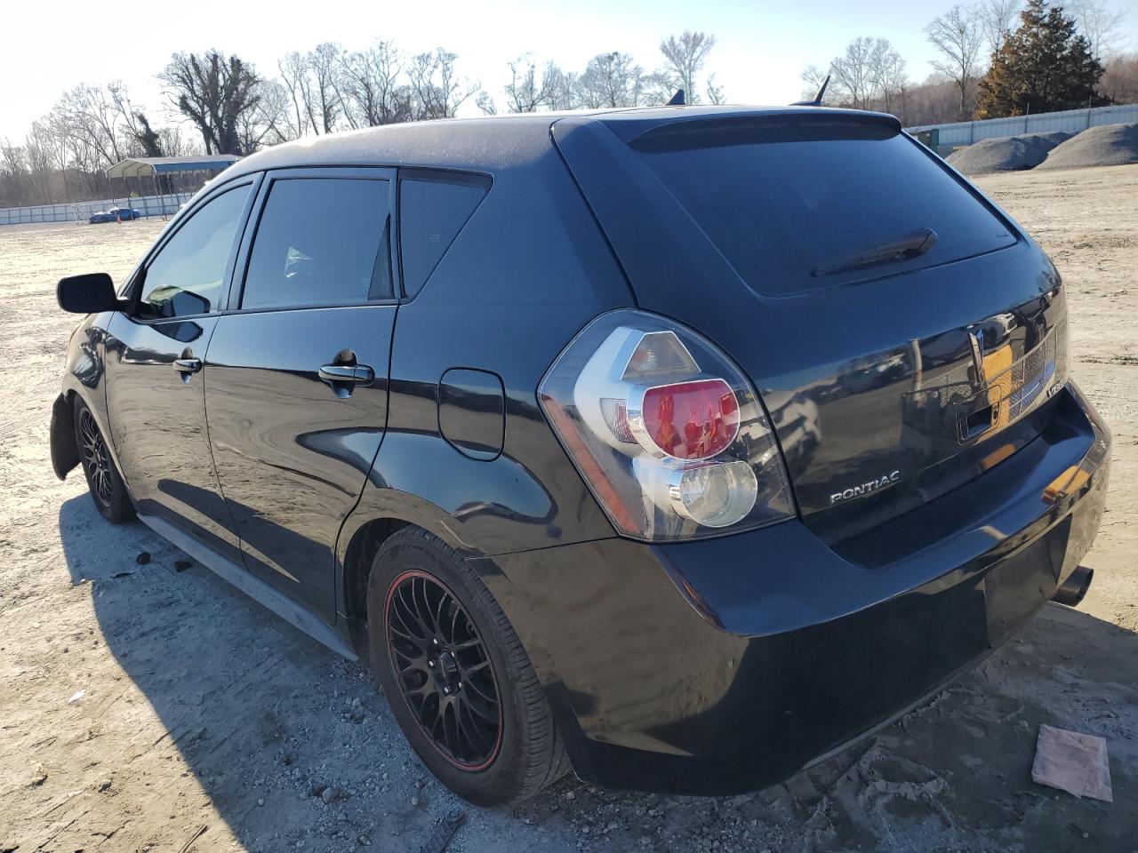 2009 Pontiac Vibe - Image 2