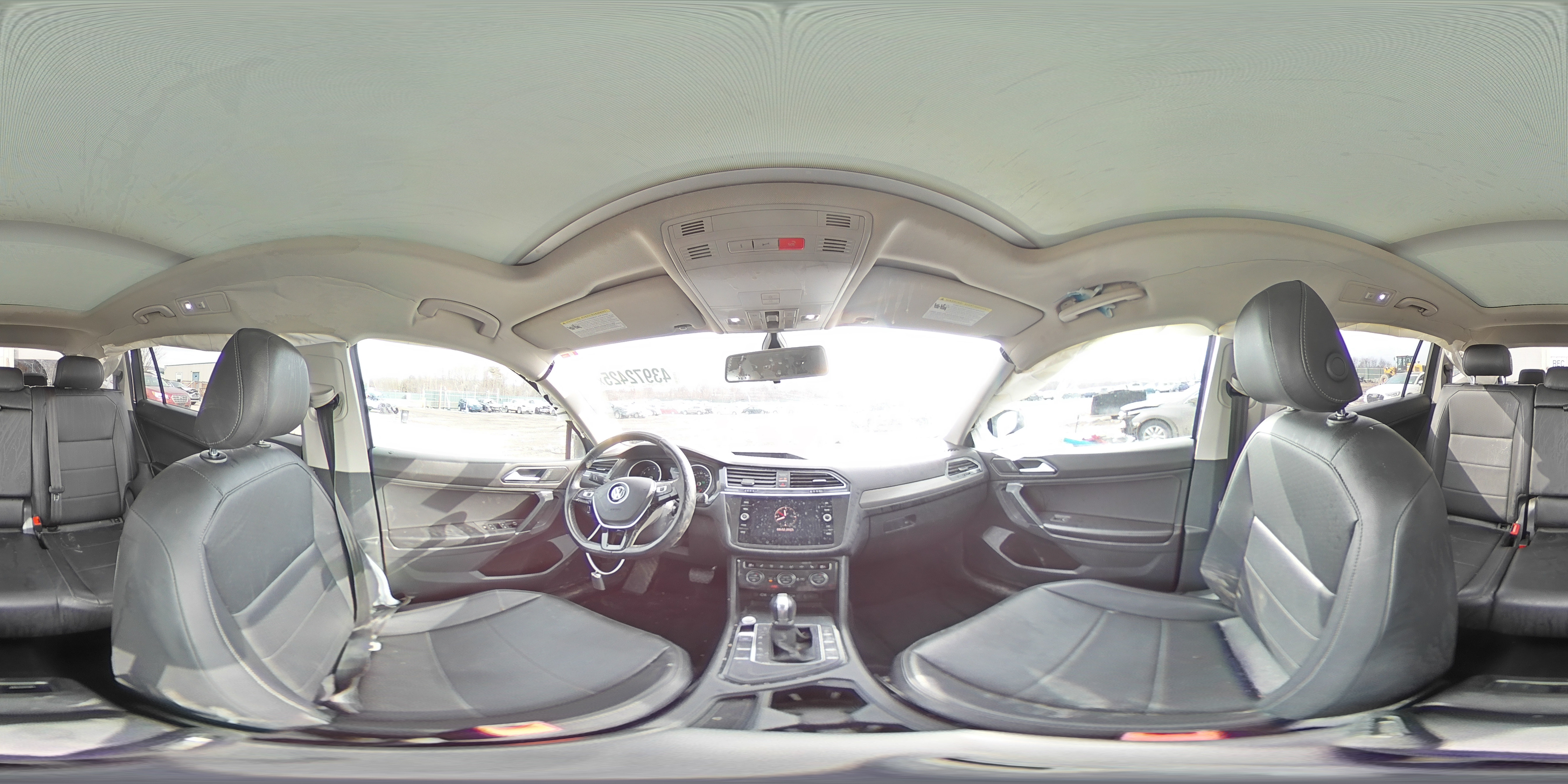 2018 Volkswagen Tiguan - Image 15