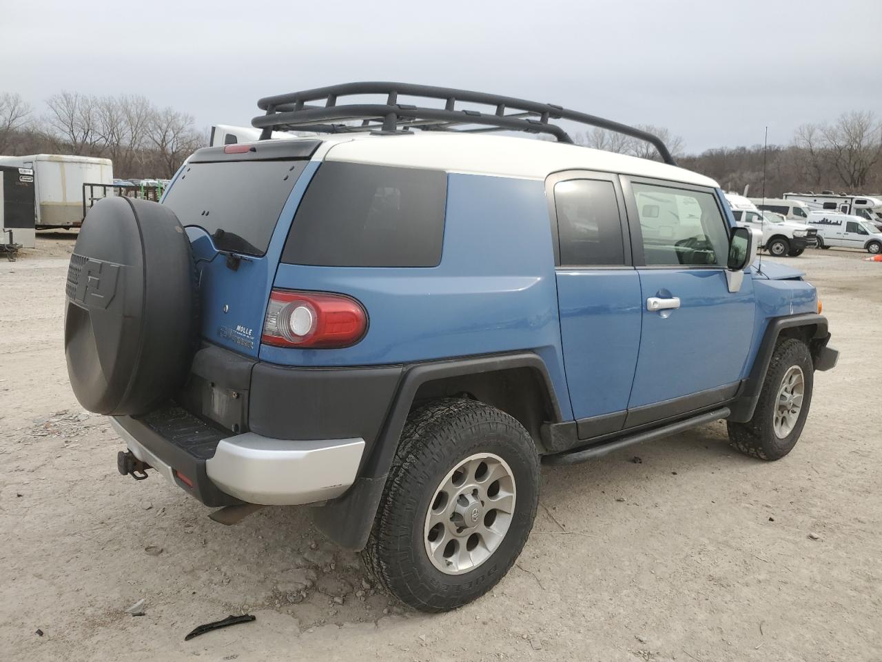 2013 Toyota FJ Cruiser - Image 3