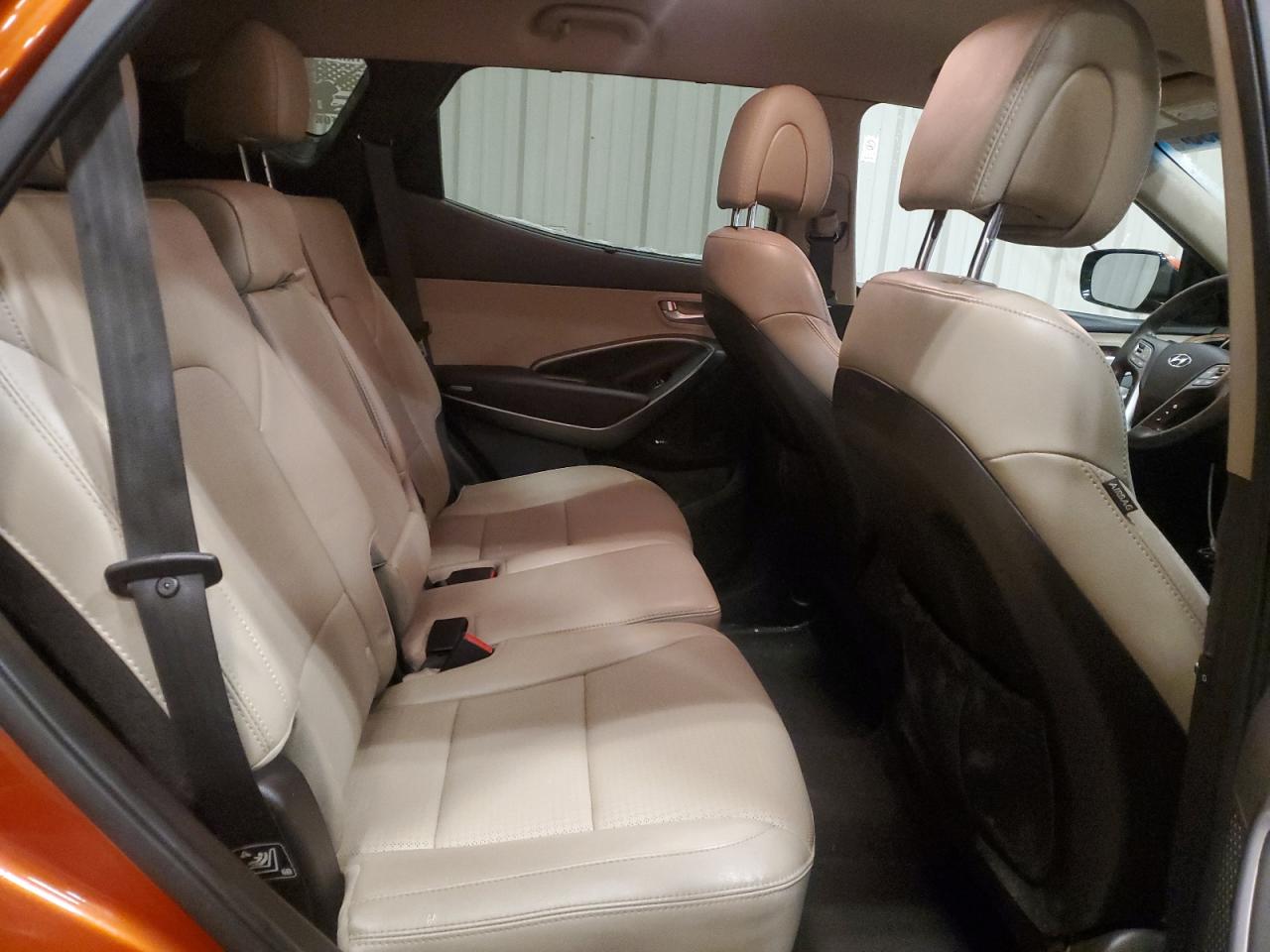 2014 Hyundai Santa Fe - Image 10