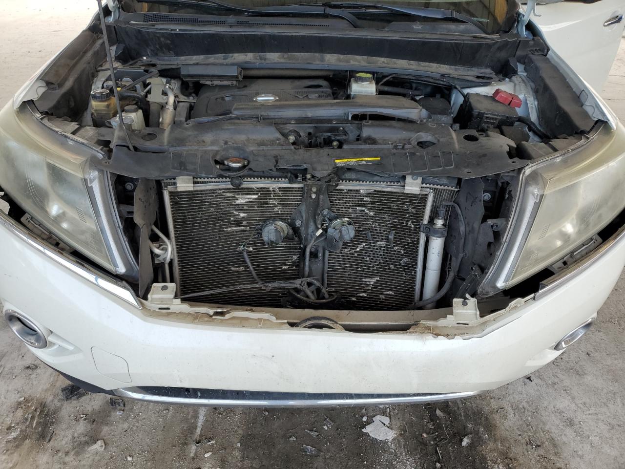 2015 Nissan Pathfinder - Image 14