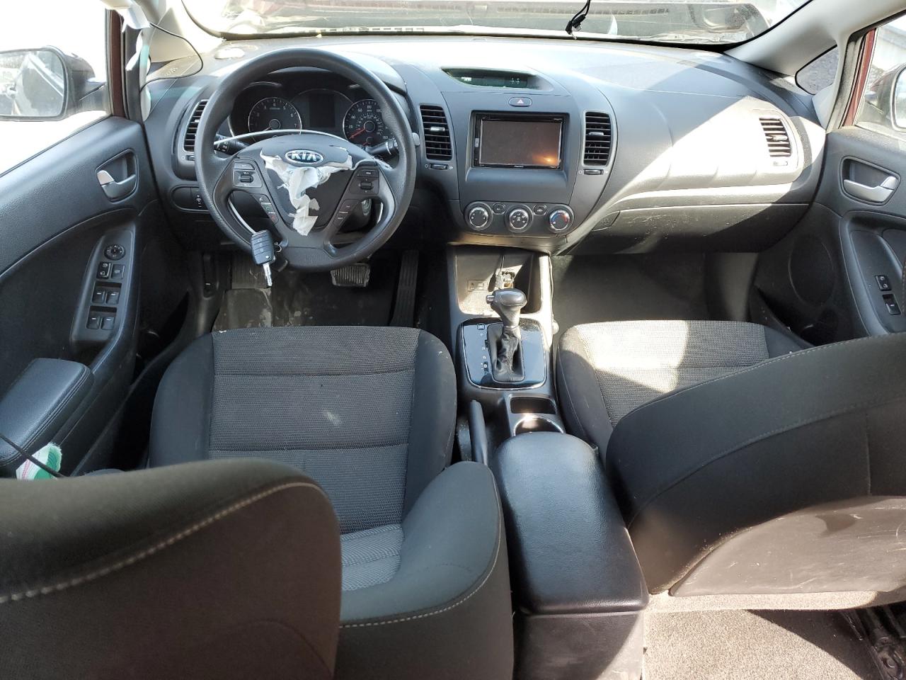 2017 Kia Forte - Image 8