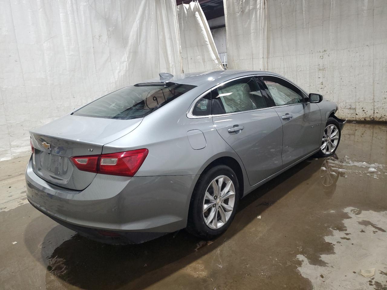 2023 Chevrolet Malibu - Image 3