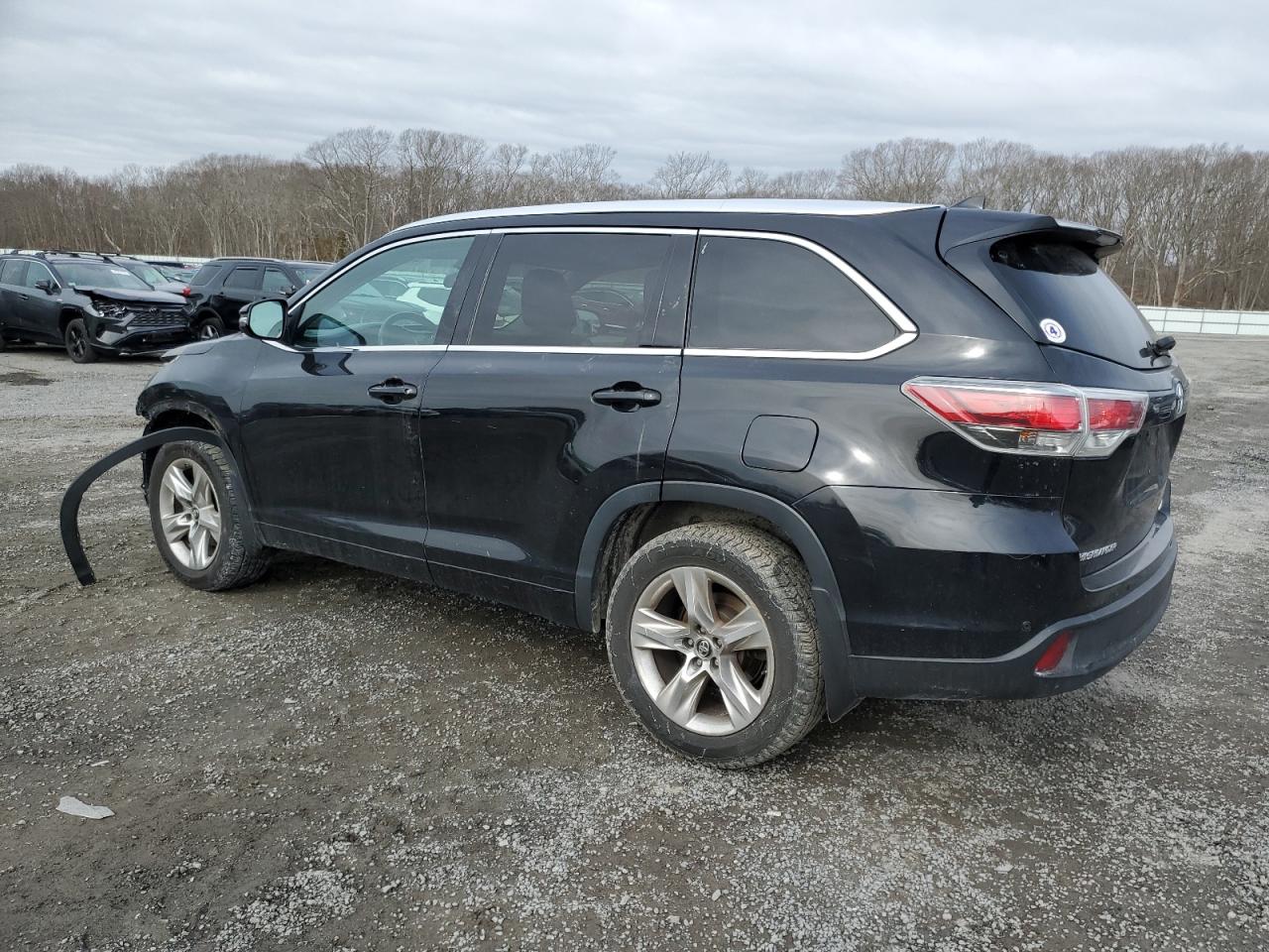 2016 Toyota Highlander - Image 2