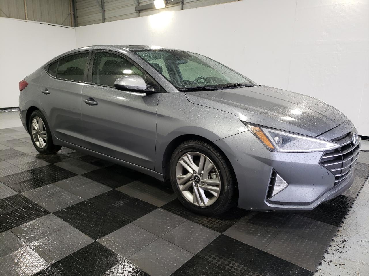 2019 Hyundai Elantra - Image 4