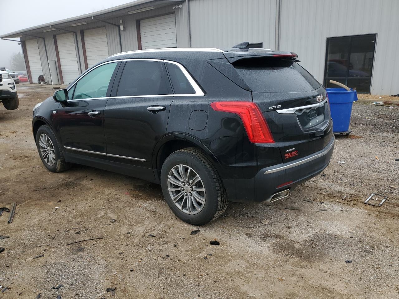 2017 Cadillac XT5 - Image 2