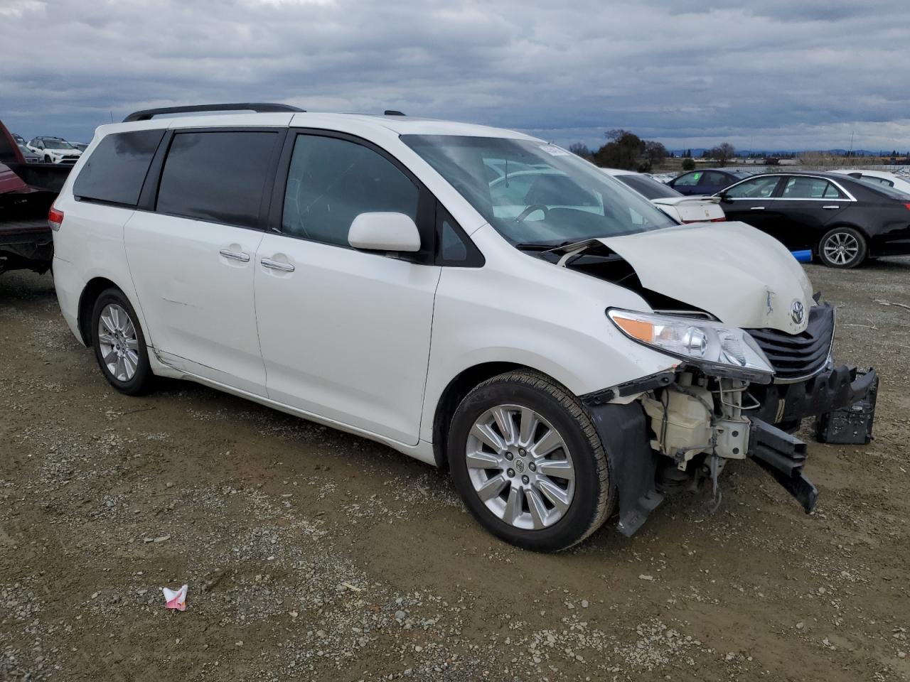 2011 Toyota Sienna - Image 4