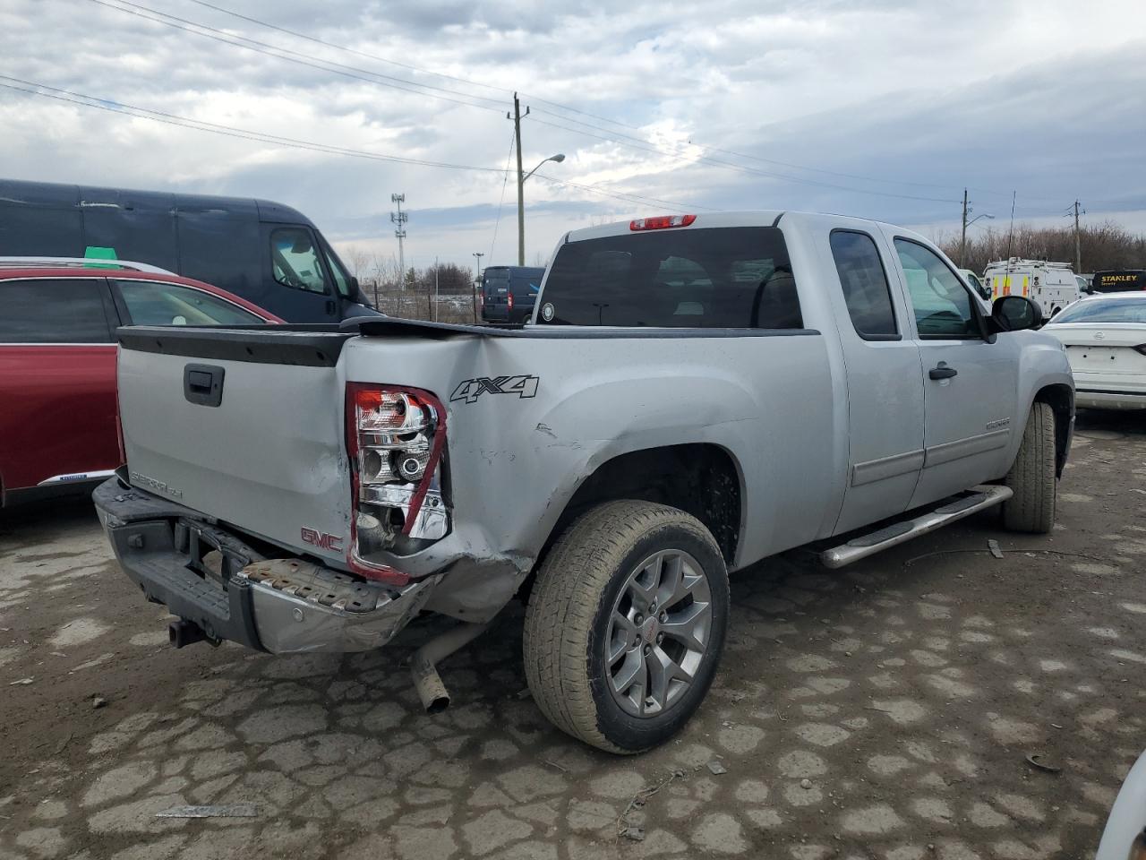 2013 GMC Sierra - Image 3