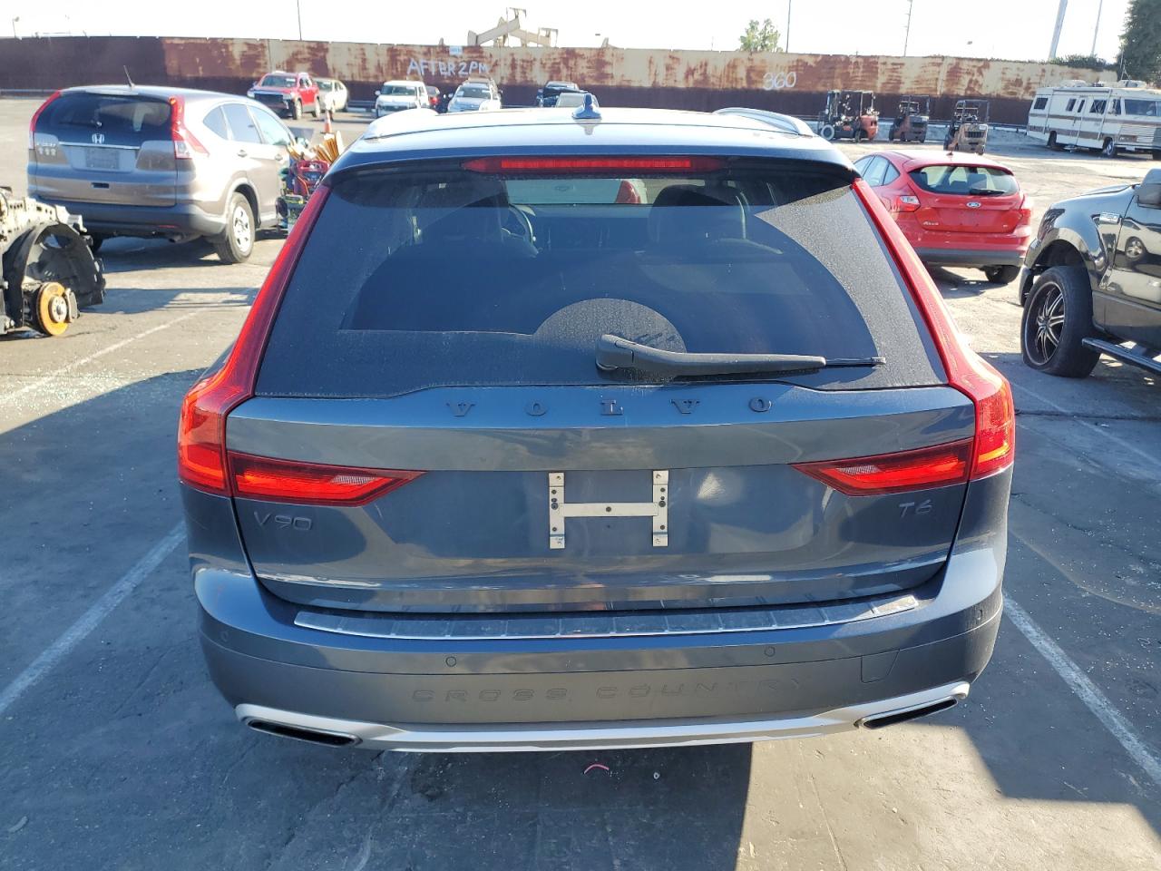 2018 Volvo V90 - Image 6