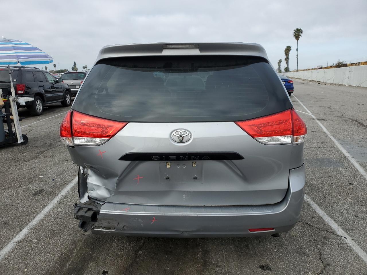 2013 Toyota Sienna - Image 6