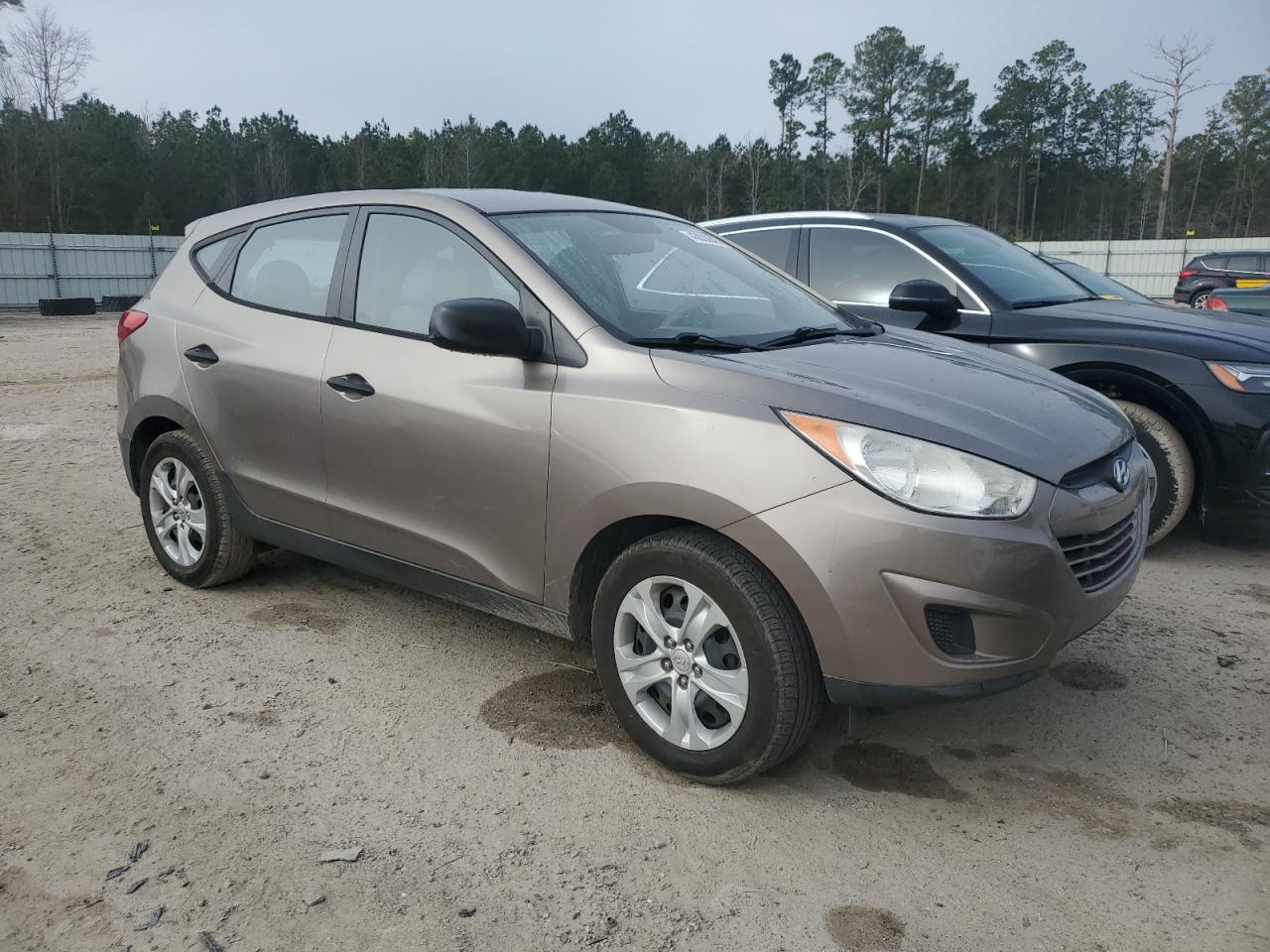 2010 Hyundai Tucson - Image 4
