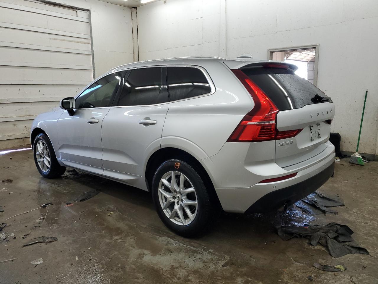 2021 Volvo XC60 - Image 2