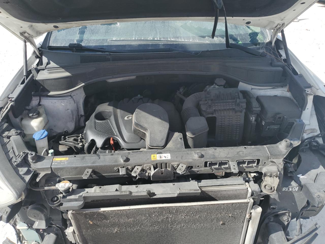2016 Hyundai Santa Fe - Image 12