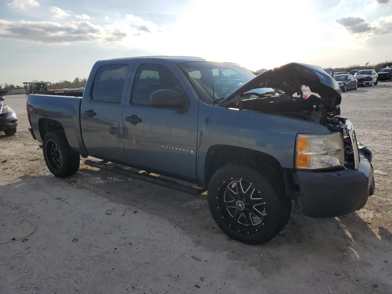 2009 Chevrolet Silverado - Image 4