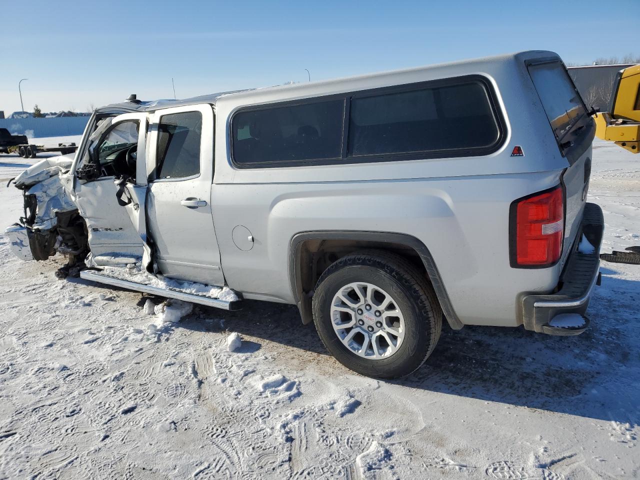2016 GMC Sierra - Image 2