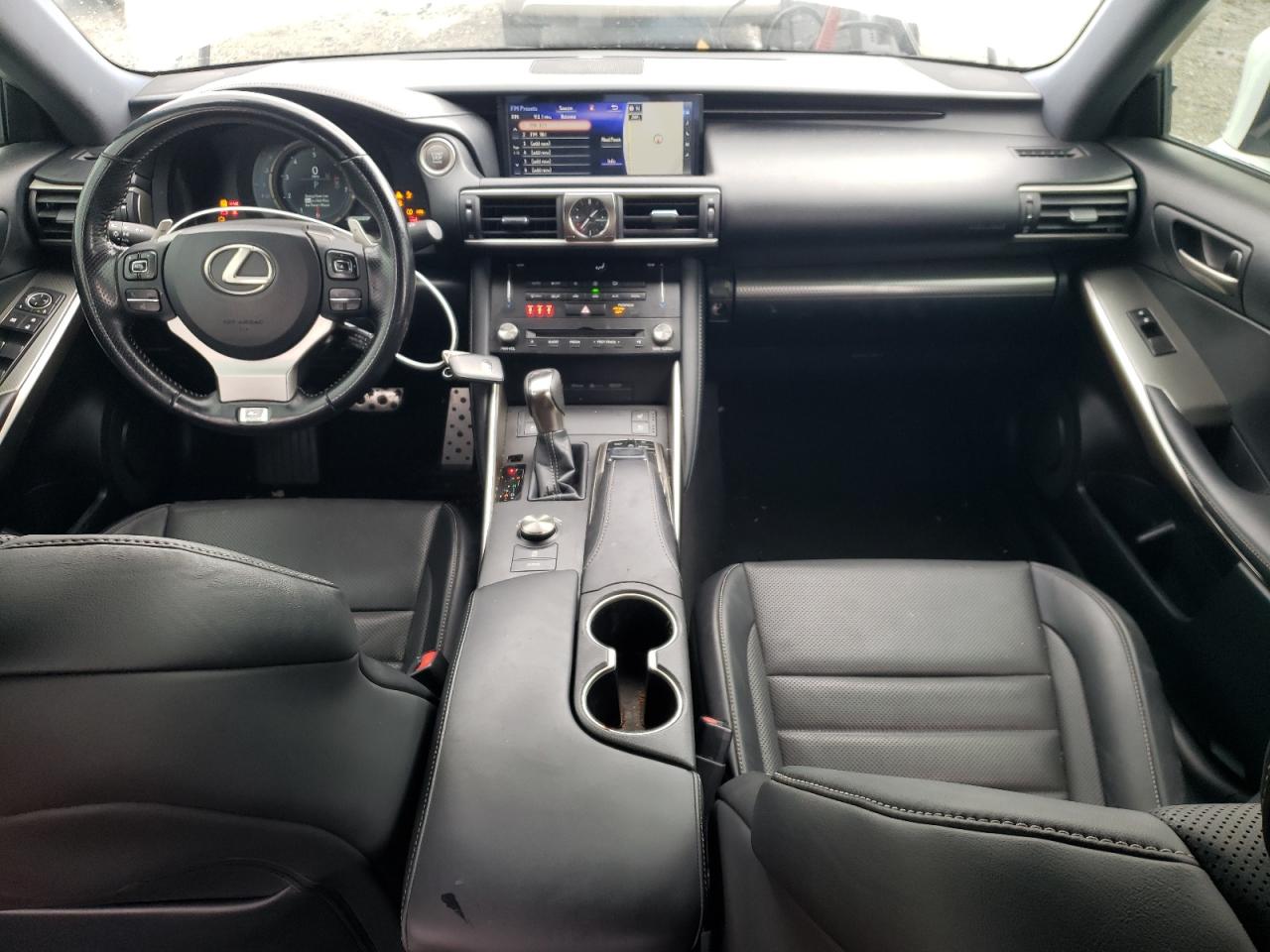 2017 Lexus IS - Image 8