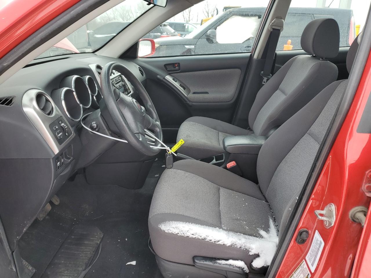 2005 Pontiac Vibe - Image 7
