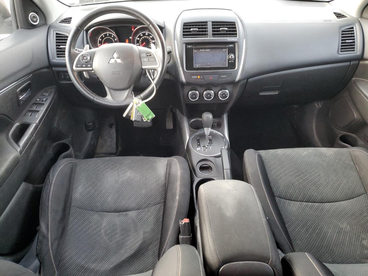 2014 Mitsubishi Outlander - Image 8