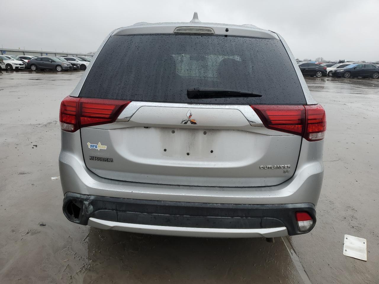2018 Mitsubishi Outlander - Image 6