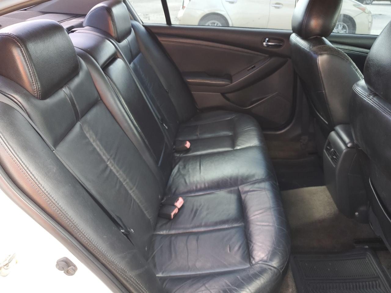 2010 Nissan Altima - Image 10