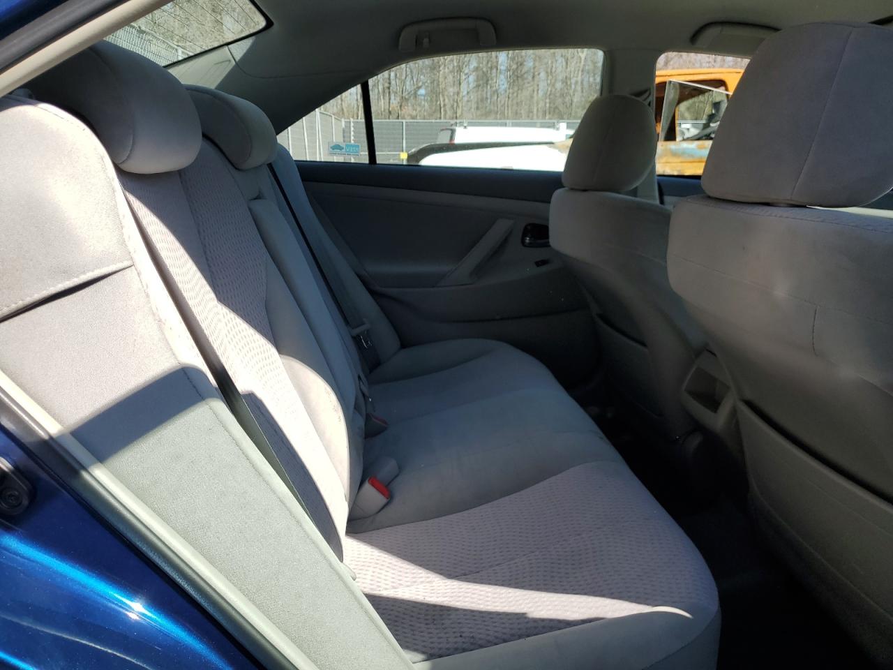 2011 Toyota Camry - Image 10