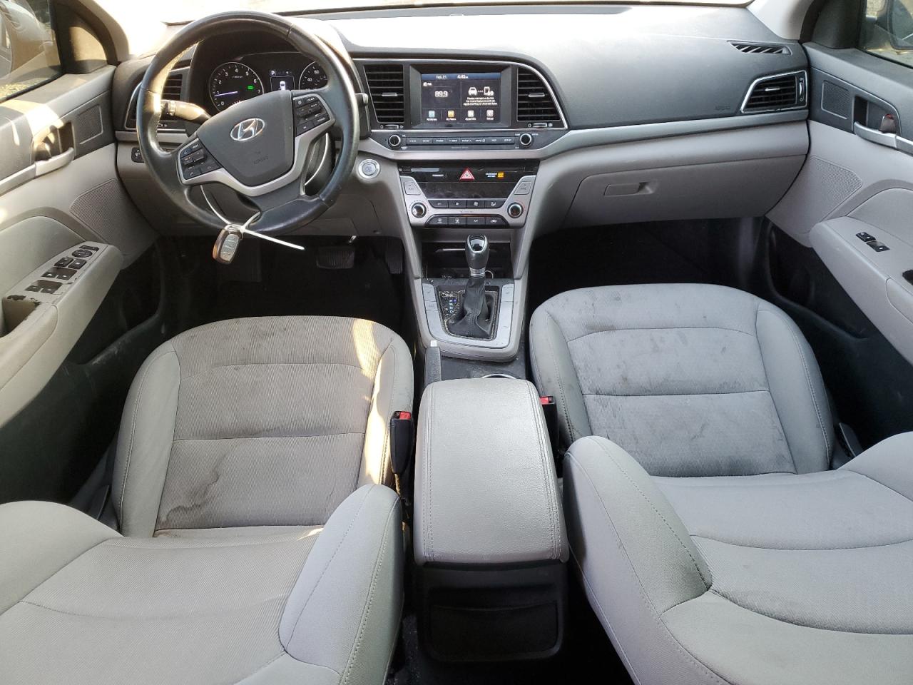 2017 Hyundai Elantra - Image 8