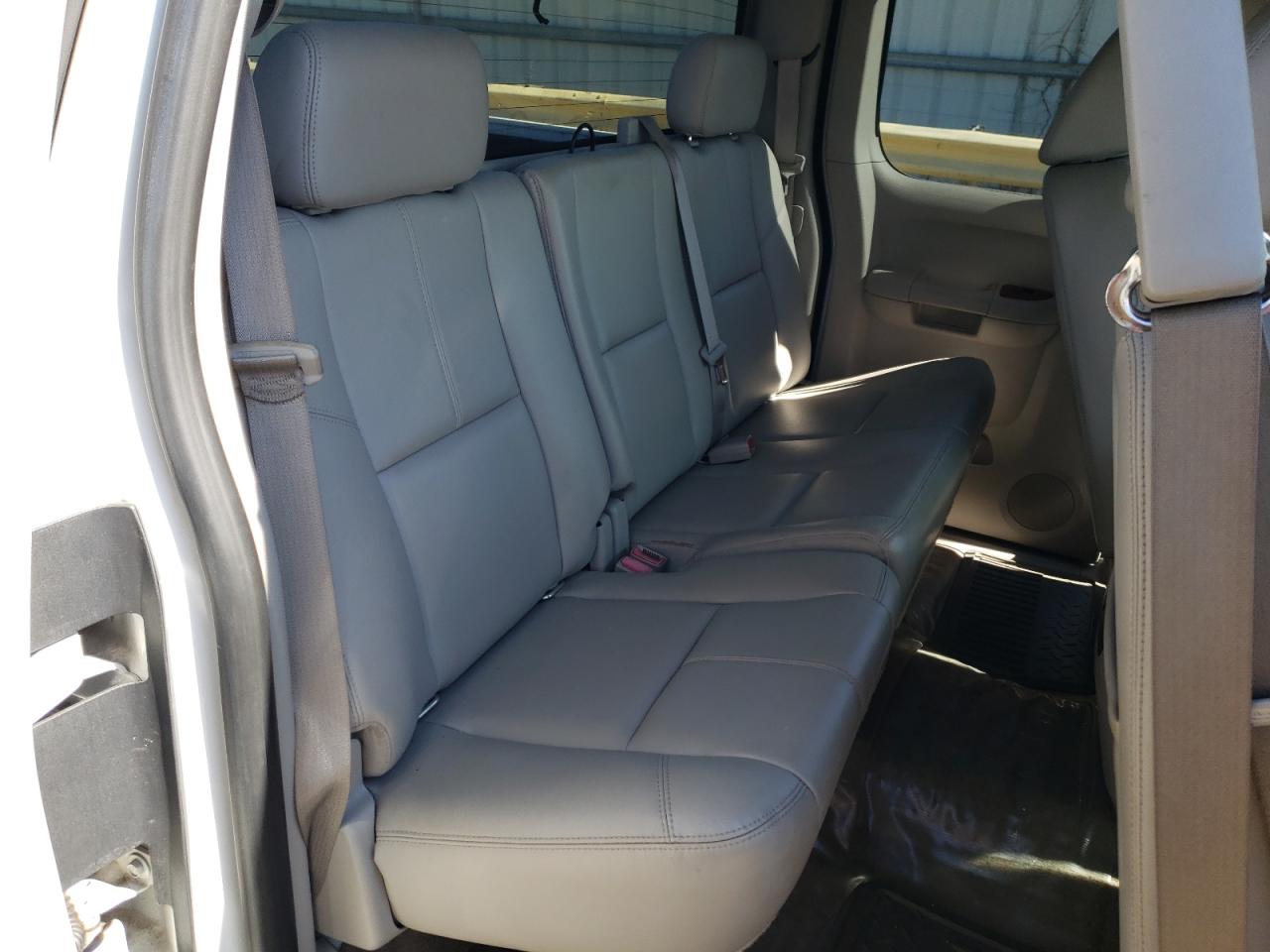 2008 Chevrolet Silverado - Image 10