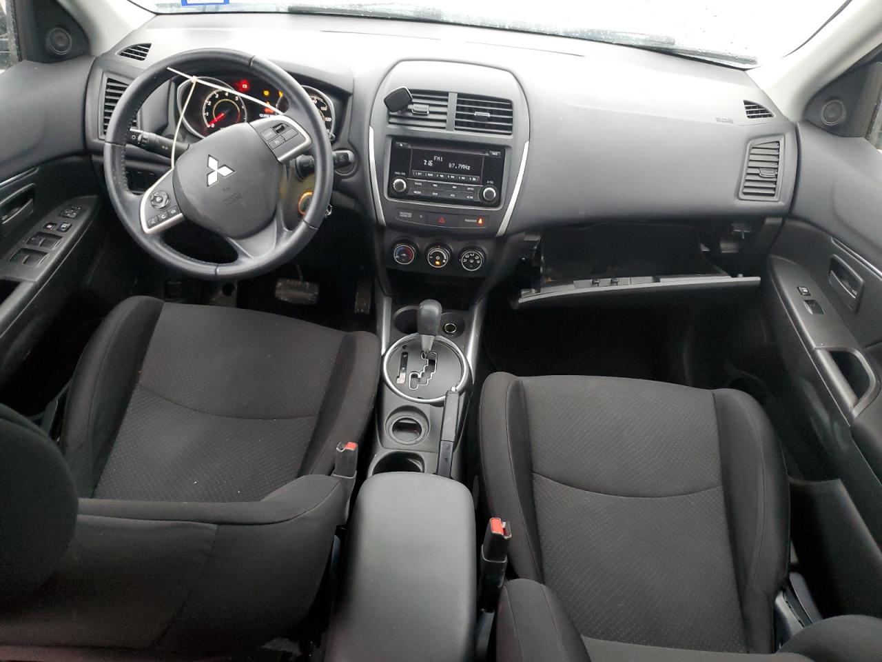2014 Mitsubishi Outlander - Image 8