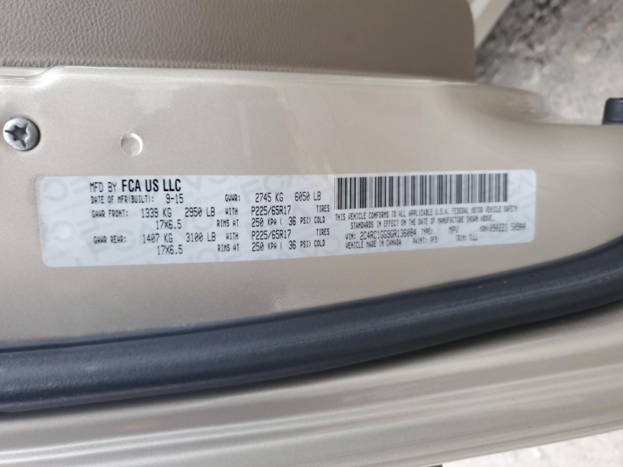 2016 Chrysler Town & Country - Image 13