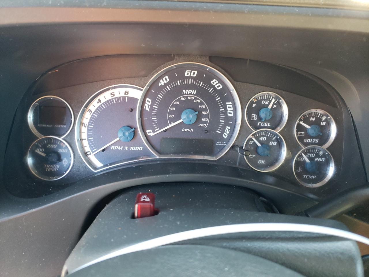 2002 Cadillac Escalade - Image 9